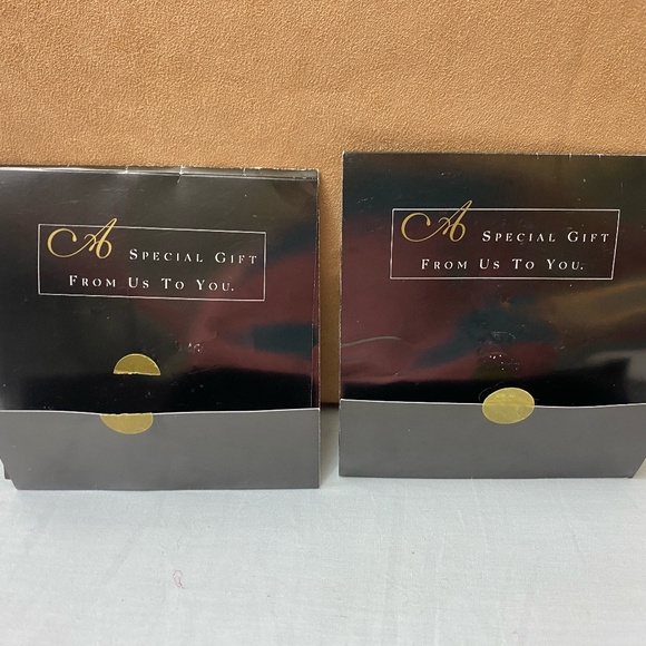 1998 Mattel Barbie Collectibles By Mail Special Gift Pins #MT-1547/1548 - Picture 4 of 7